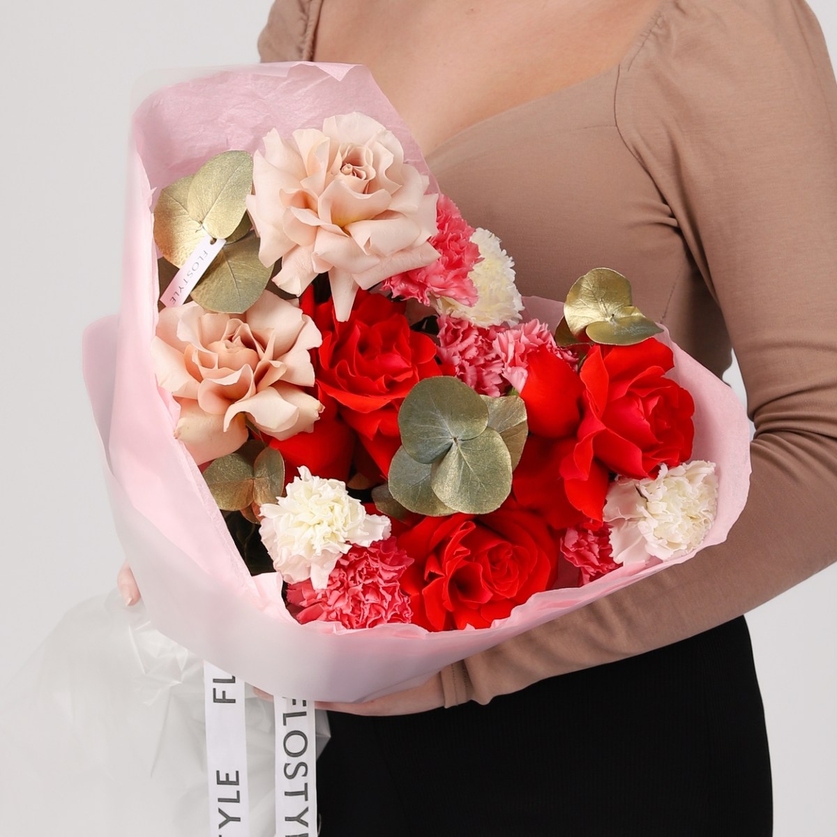 buket s francuzskimi rozami 3